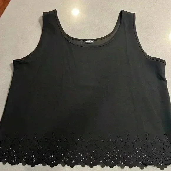 👗Bundle 5/$25👗 NWOT Black Dressy Tank.  Beautiful cutout design on bottom. - Picture 2 of 4